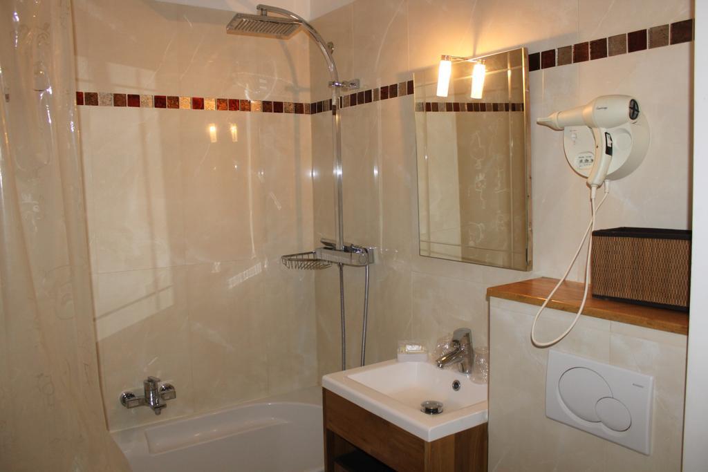 פריז Hotel Metropolitain מראה חיצוני תמונה