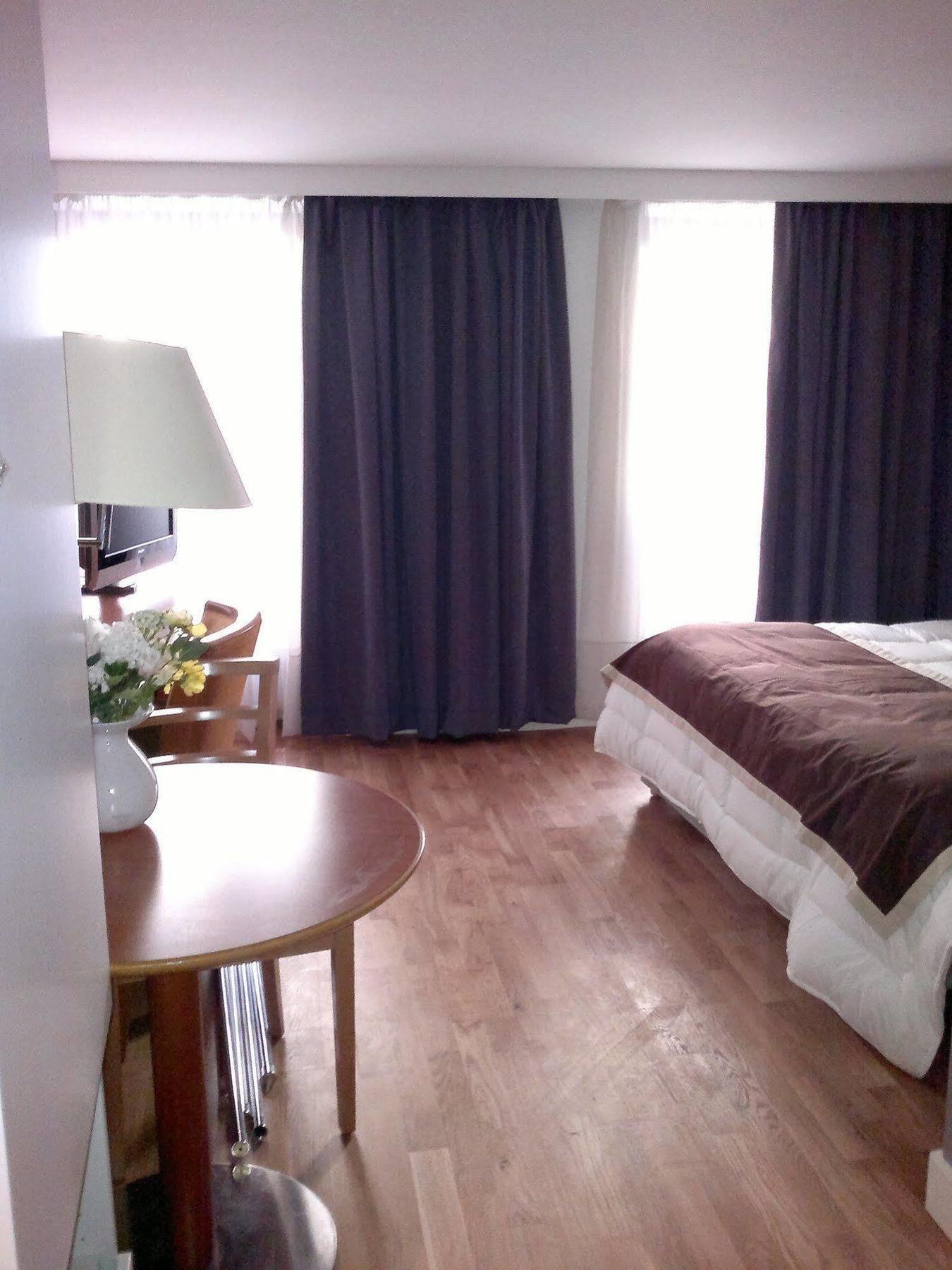 פריז Hotel Metropolitain מראה חיצוני תמונה