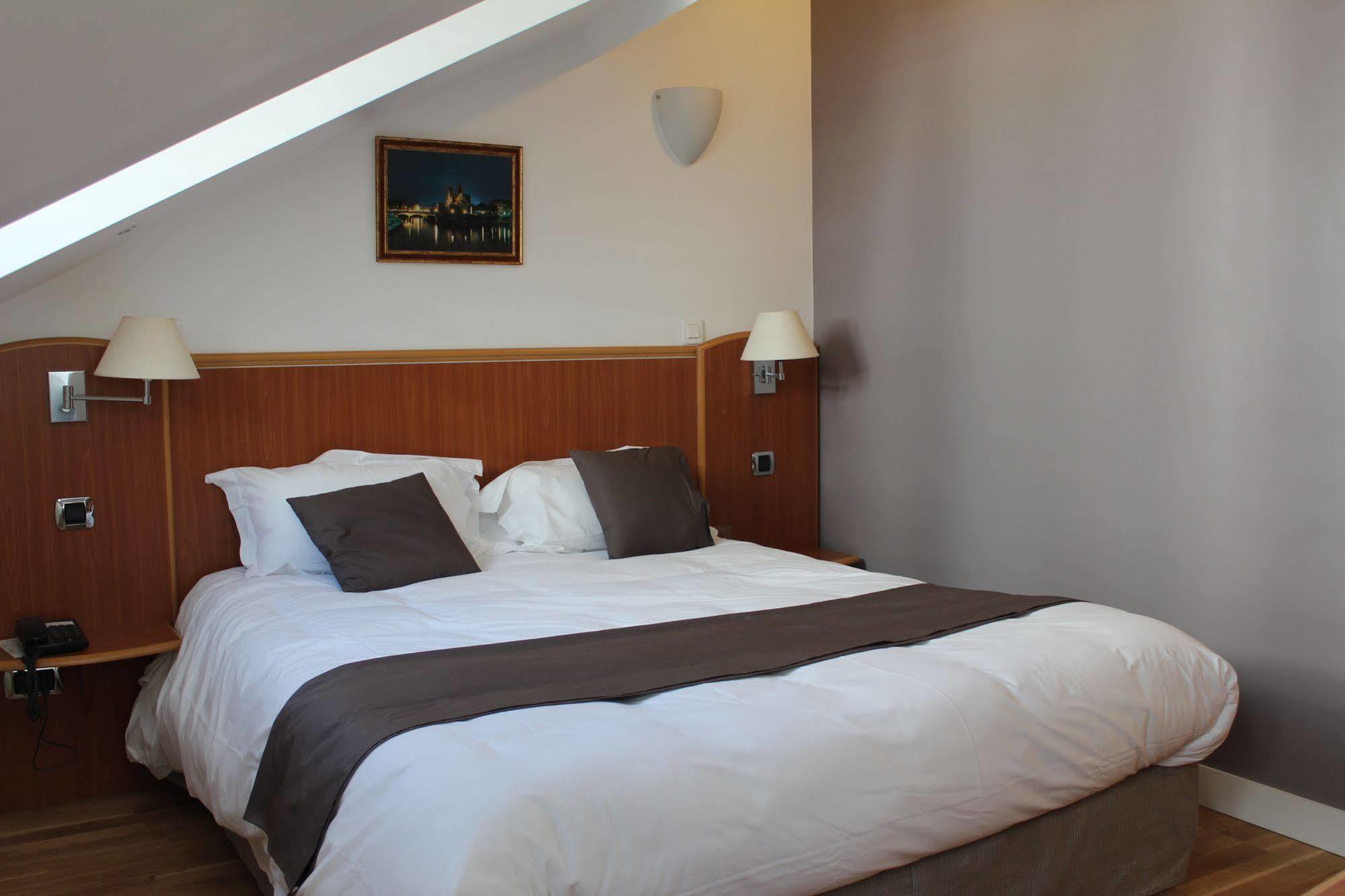 פריז Hotel Metropolitain מראה חיצוני תמונה